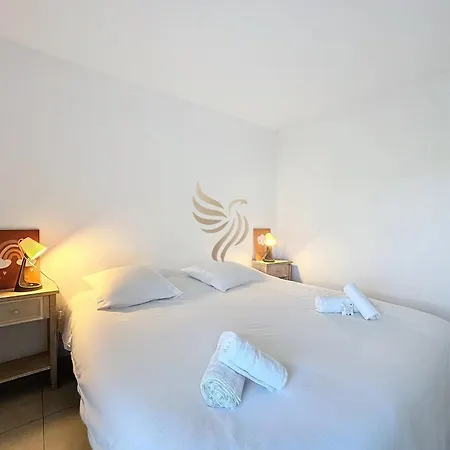 Apartmán Apt 4 Ppl, Terrace, Pool, A/C