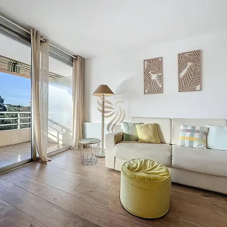 4 P, Sea View, Terraces, Swimming Pool, A/c Appartamento